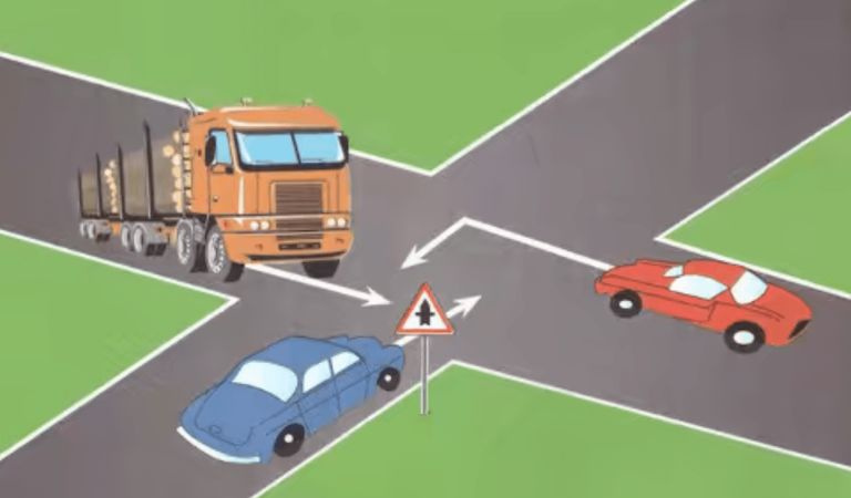 إنتباه الكبيرة في الصغيرة تذوز السيارة الزرقاء اللي في الطريق الكبيرة عاد يدوز لكاميو لغادي نيشان عاد السيارة الحمراء