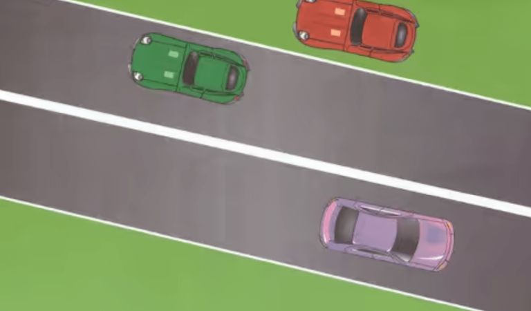 السيارة الحمراء واقفة مزيان حيث خارجة لبيست